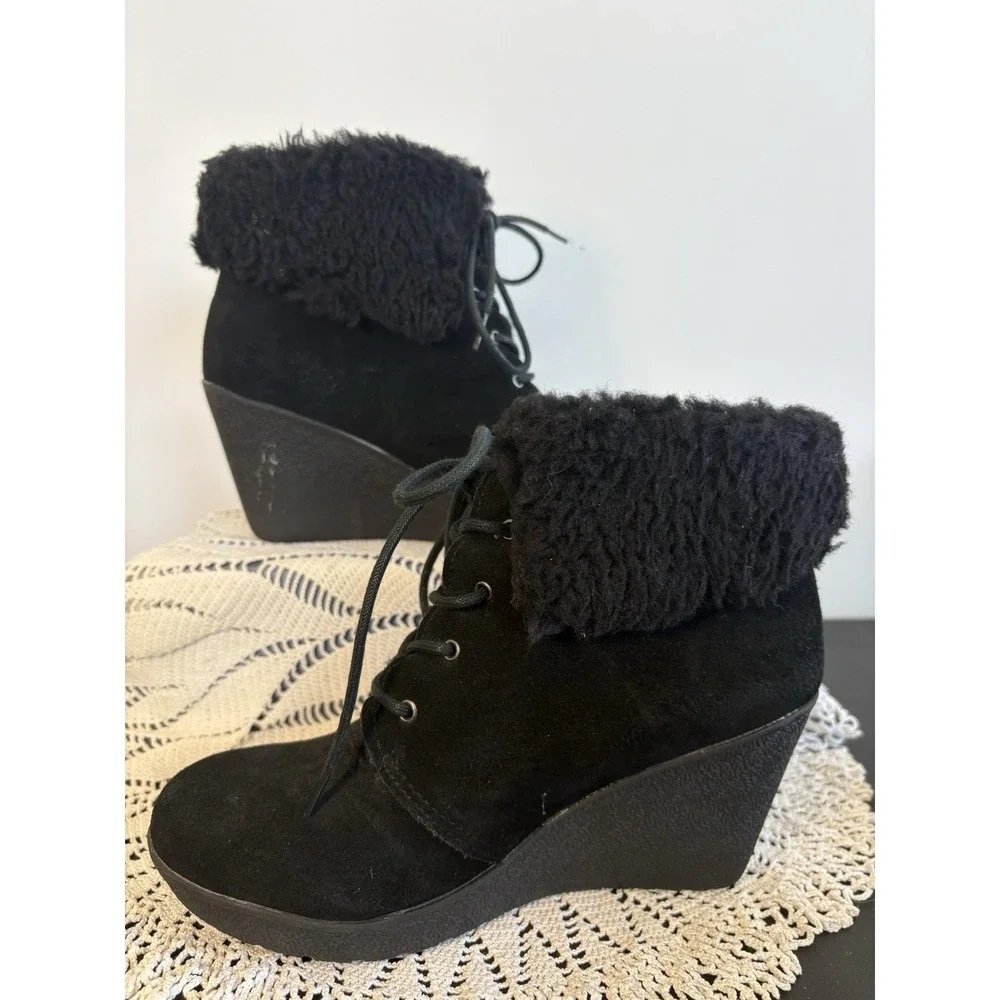 BearPaw Flatiron Sheepskin Suede Leather Black Wedge Winter Bootie Boots size 8